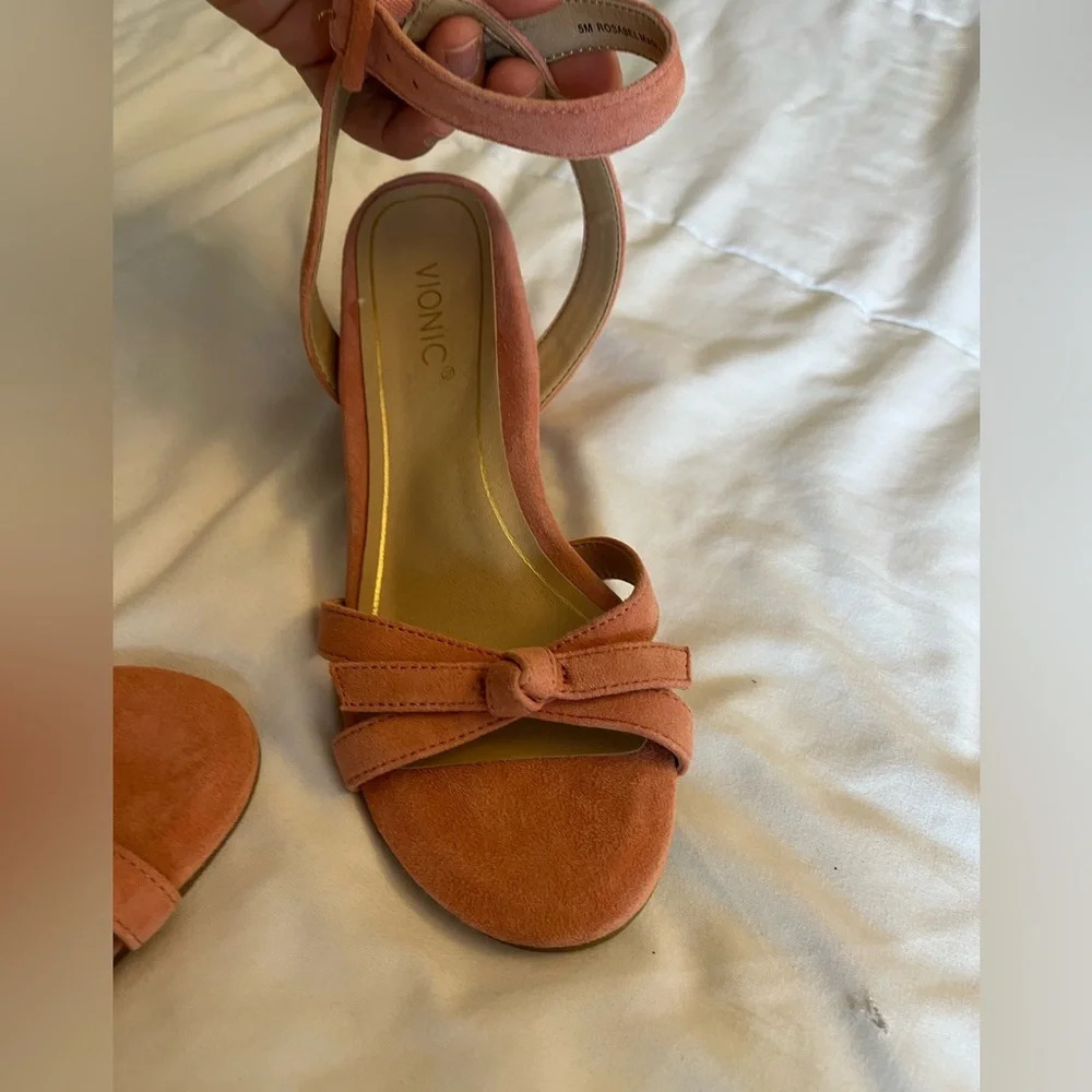 Vionic Rosabel heel  suede sandals stunning coral pink color size 5 NWOT - Picture 4 of 14